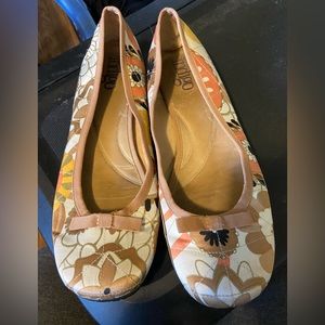 Indigo by Clarks ballet flats satin Floral white & tan sz 10